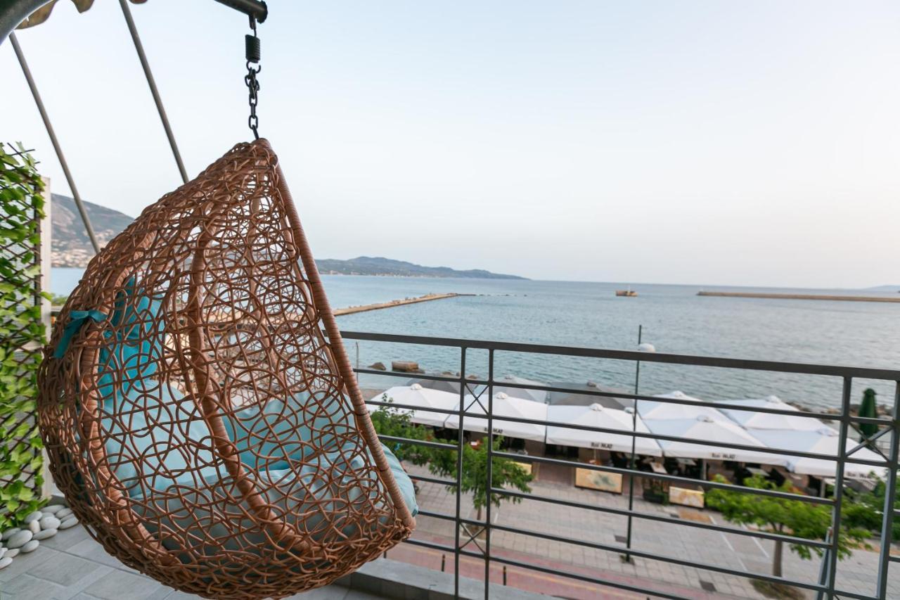 Seafront Kalamata Haven - Blue Luxury Suite Exterior foto